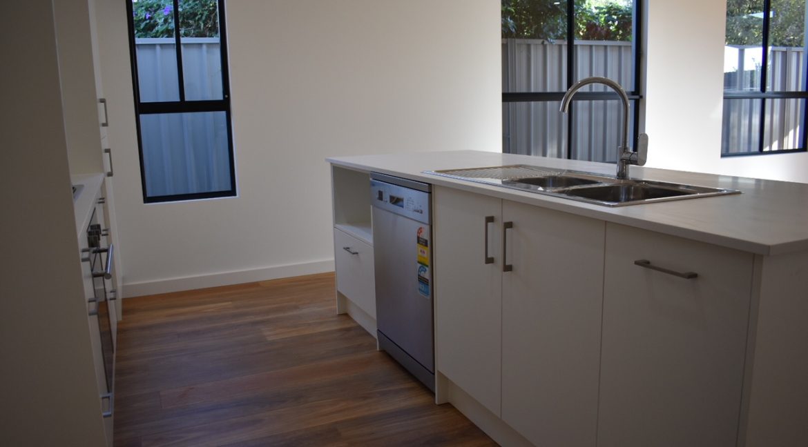 Kitchen4.jpg